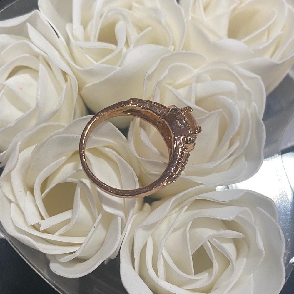 Size 8-1/2 Rose Gold Color Statement Ring - Picture 3 of 4